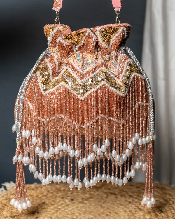 Zarifa_Rose_Fringe_Potli